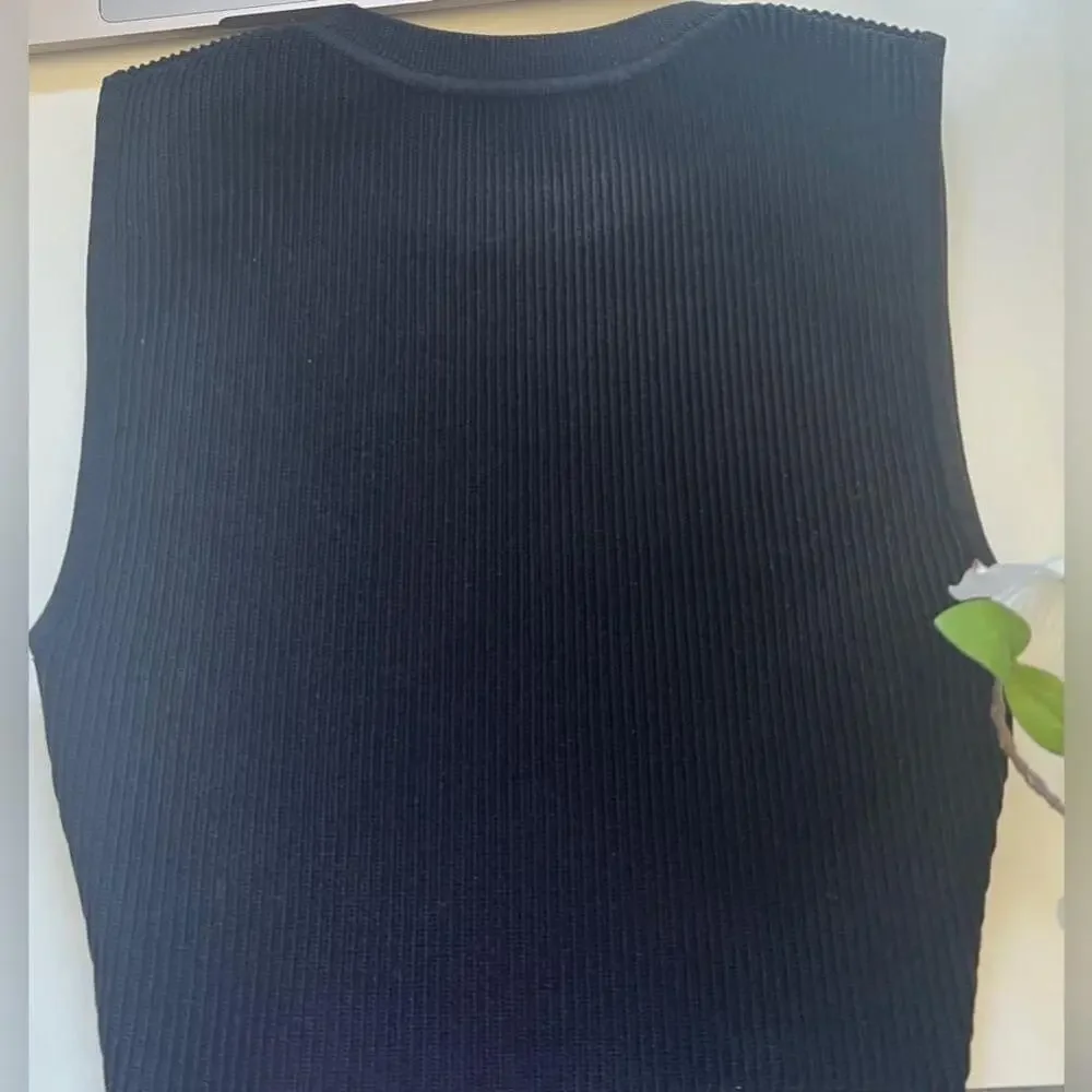 Aritzia Babaton Sculpt Knit Muscle Cropped Tank-(Cropped ribbed muscle tank- XS) - Picture 6 of 9